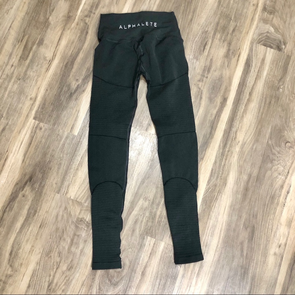Alphalete Halos (black)